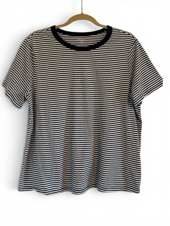 Old Navy Tops - Old Navy Navy and White Striped Everywear Tee Size Women’s XL